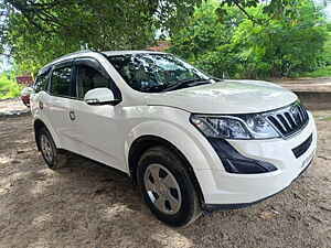 Second Hand மஹிந்திரா  xuv500 w6 1.99 in லக்னோ