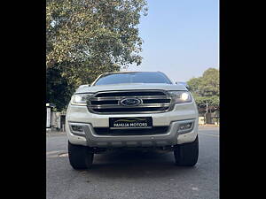 Second Hand Ford Endeavour Titanium 3.2 4x4 AT in Delhi