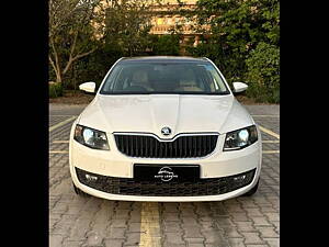 Second Hand Skoda Octavia Style 1.8 TSI AT in Gurgaon