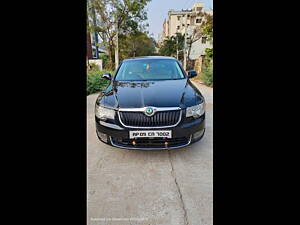 Second Hand Skoda Superb Elegance 2.0 TDI CR AT in Hyderabad