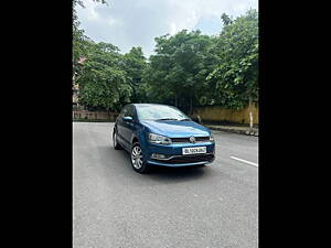 Second Hand Volkswagen Polo Highline Plus 1.0 (P) 16 Alloy in Delhi