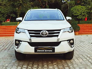 Second Hand Toyota Fortuner 2.8 4x2 AT [2016-2020] in Delhi