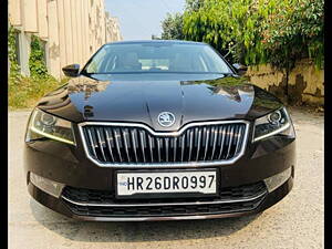 Second Hand Skoda Superb Style TSI AT in Delhi