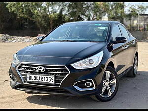 Second Hand Hyundai Verna Fluidic 1.6 VTVT SX in Delhi