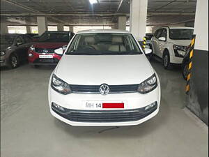 Second Hand Volkswagen Polo Highline1.2L (P) in Pune