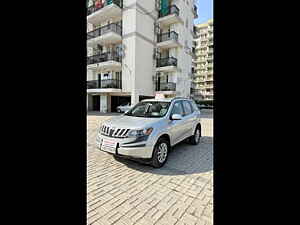 Second Hand மஹிந்திரா  xuv500 w8 in சண்டிகர்