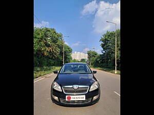 Second Hand Skoda Rapid Ambition 1.6 TDI CR MT in Hyderabad