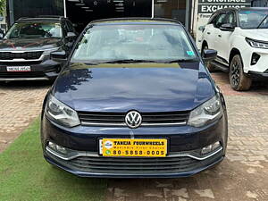 Second Hand Volkswagen Polo Highline1.2L (P) in Gurgaon