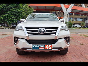 Second Hand Toyota Fortuner [2016-2021] 2.8 4x2 AT [2016-2020] in Noida
