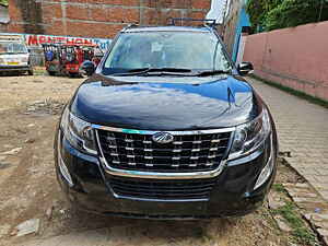 Second Hand మహీంద్రా xuv500	 w10 in వారణాసి