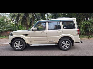 Second Hand Mahindra Scorpio S5 2WD 9 STR in Kolkata