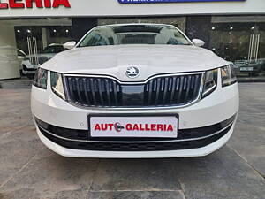 Second Hand Skoda Octavia 1.8 TSI Style Plus AT [2017] in Pune