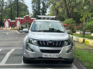 Second Hand महिंद्रा XUV500 w8 in देहरादून