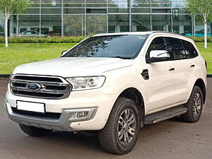 Second Hand Ford Endeavour Titanium 3.2 4x4 AT in Delhi