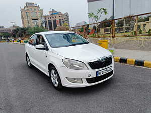 Second Hand Skoda Rapid 1.6 MPI Ambition MT in Greater Noida