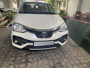 Second Hand Toyota Etios 1.5 V in Parappanangadi