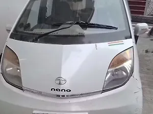 Second Hand टाटा नैनो एलएक्स in लखनऊ