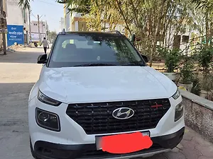 Second Hand Hyundai Venue SX 1.5 CRDi Dual Tone in Indore