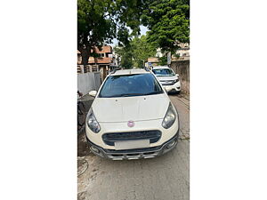 Second Hand Fiat Avventura Active Multijet 1.3 in Ahmedabad