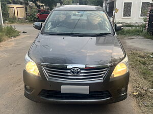 Second Hand Toyota Innova 2.5 VX 8 STR BS-IV in Hyderabad