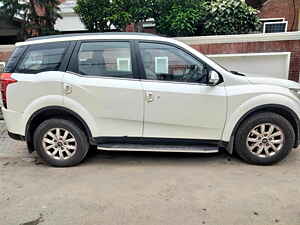 Second Hand महिंद्रा XUV500 w10 एडब्ल्यूडी in बरेली