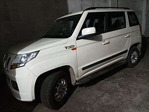 Second Hand Mahindra TUV300 T8 in Pathankot