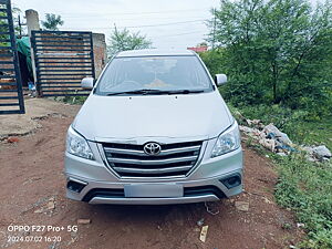 Second Hand Toyota Innova 2.5 G 8 STR BS-IV in Bhatapara