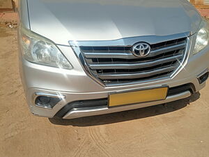 Second Hand Toyota Innova 2.5 VX 7 STR BS-III in Jaisalmer