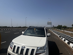 Second Hand Mahindra TUV300 T6 Plus in Ujjain