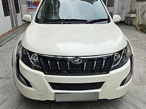 Second Hand महिंद्रा XUV500 w10 एडब्ल्यूडी in लखनऊ