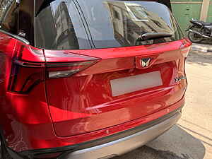 Second Hand महिंद्रा xuv700 AX 7 डीज़ल एमटी लग्ज़री पैक 7 सीटर [2021] in बैंगलोर