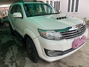 Second Hand Toyota Fortuner 3.0 4x2 MT in Fatehgarh Sahib