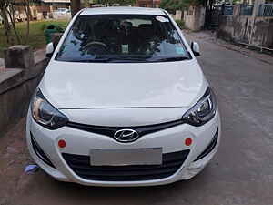 Second Hand हुंडई i20 मैग्ना (o) 1.4 crdi in अहमदाबाद