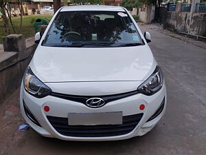 Second Hand Hyundai i20 Magna (O) 1.4 CRDI in Ahmedabad