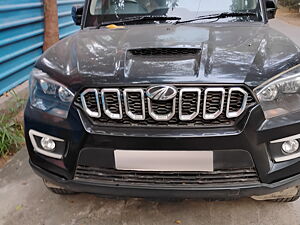 Second Hand Mahindra Scorpio S5 in Delhi