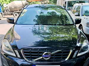 Second Hand वोल्वो xc60 d5 एडब्ल्यूडी ऑटोमैटिक in मुंबई