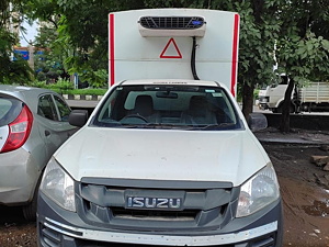 Second Hand Isuzu D-Max V-Cross Standard in Mumbai