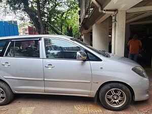 Second Hand Toyota Innova 2.5 G4 8 STR in Mumbai