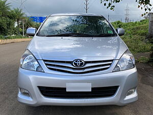 Second Hand Toyota Innova 2.5 E 8 STR in Nashik