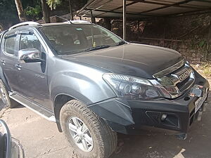 Second Hand Isuzu D-Max V-Cross 4x4 in Chandigarh