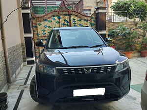 Second Hand महिंद्रा xuv300 w6 1.2 पेट्रोल in लखनऊ