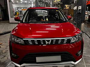 Second Hand महिंद्रा xuv300 W6 1.2 पेट्रोल एएमटी [2021] in बैंगलोर