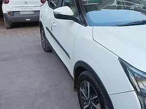 Second Hand Mahindra XUV300 W8 (O) 1.5 Diesel [2020] in Surat