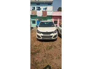 Second Hand Mahindra Marazzo M2 8 STR in Tikamgarh