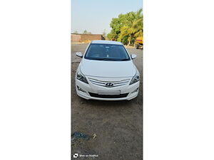 Second Hand Hyundai Verna 1.6 CRDi SX in Beed