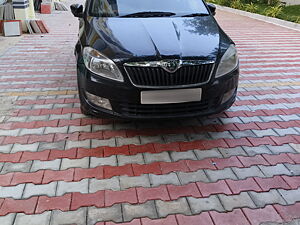 Second Hand Skoda Rapid Ambition 1.6 MPI AT in Hyderabad