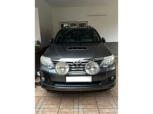 Second Hand Toyota Fortuner 4x2 AT in Coimbatore