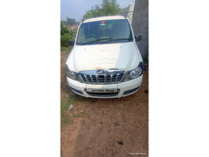 Second Hand Mahindra Quanto C8 in Dumka