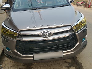 Second Hand Toyota Innova Crysta 2.4 G 8 STR [2016-2017] in Amroha