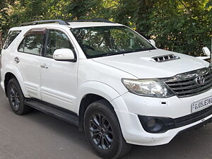 Second Hand Toyota Fortuner 3.0 4x2 AT in Surat